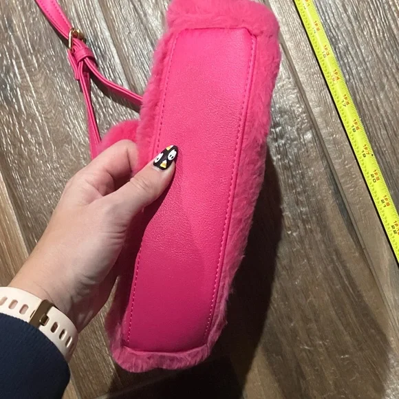Juicy Couture Vibrant Pink Faux Fur Crossbody Bag - Picture 4 of 6